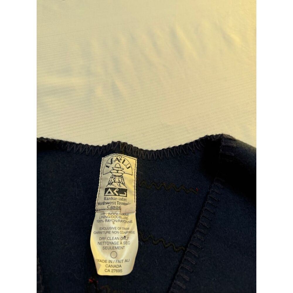 IVALU Navy Blue Embroidered Inukshuk Wool Vintage Vest Size Large - Picture 4 of 7